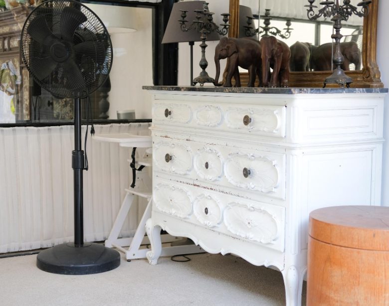 Buffet arrondi vintage est un meuble parfait pour votre intérieur