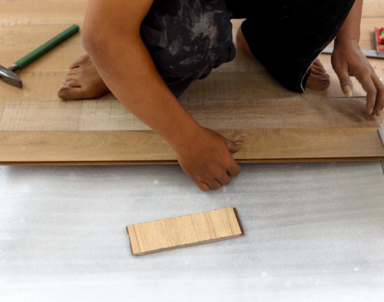Les secrets pour installer votre parquet facilement et le faire durer dans le temps