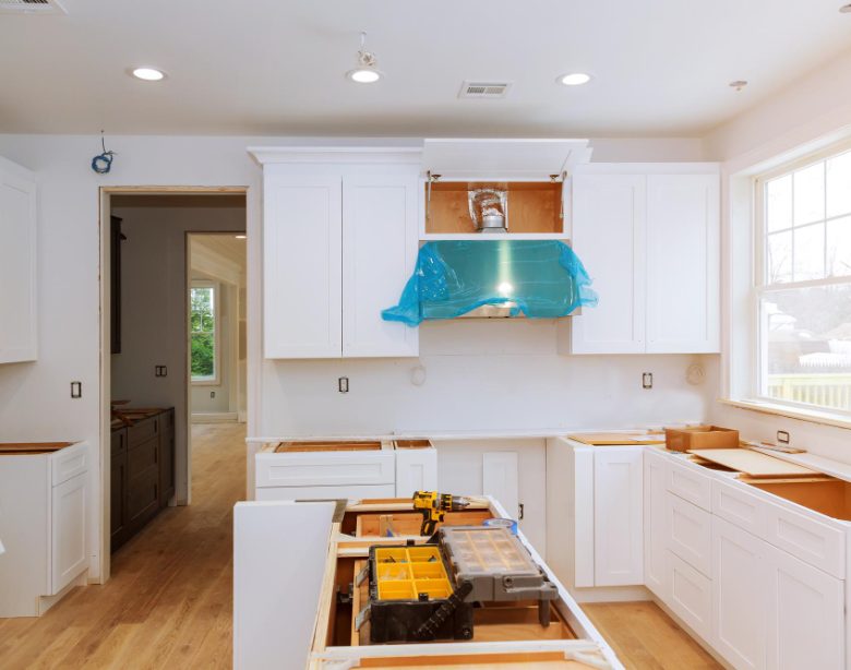 Repeindre votre cuisine sans détacher les portes