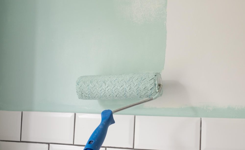conseils pour choisir une peinture résistante à l’humidité dans la salle de bain