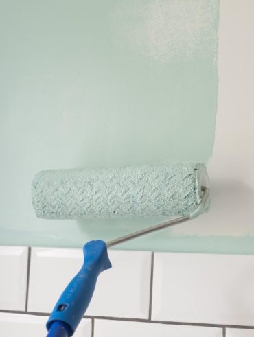 conseils pour choisir une peinture résistante à l’humidité dans la salle de bain