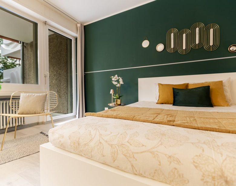 le mur à peindre en couleur dans une chambre pour un effet réussi